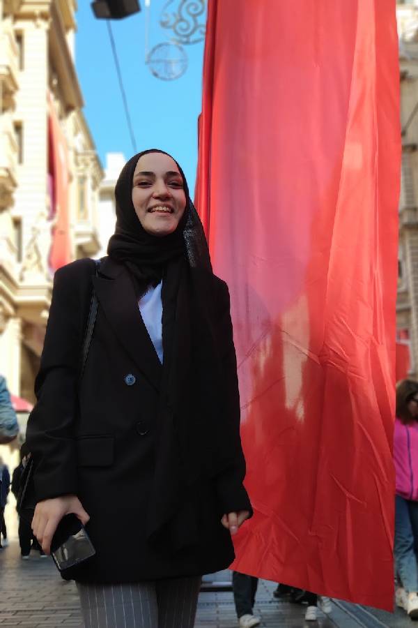 HİLAL ZEYNEP SAĞDIÇ